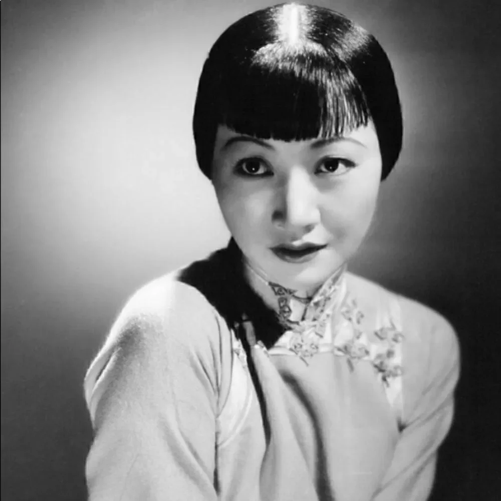 ♥️ What Would May Wong Do? RARE Chinese 1960s heavily beaded evening clutch